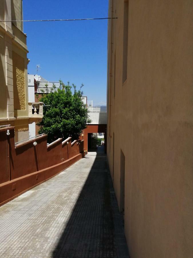 Quarantacinque Ospitalita Ξενοδοχείο Κάλιαρι Εξωτερικό φωτογραφία